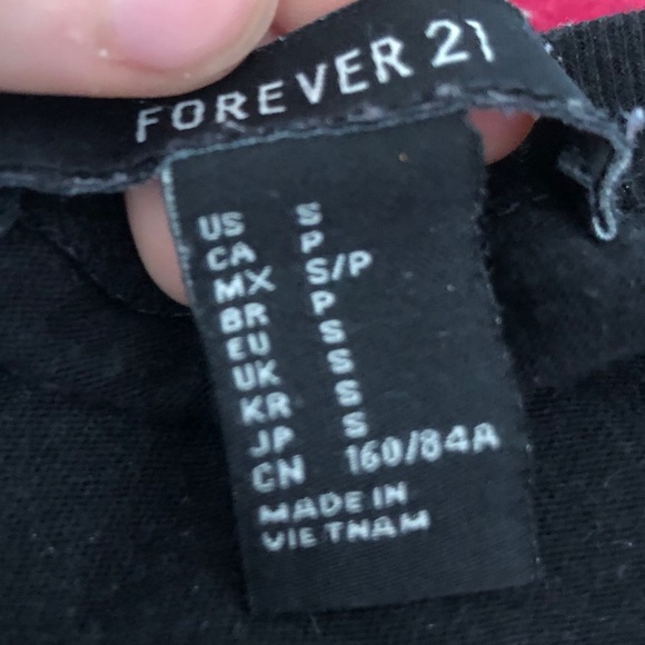 graphic tee - Picture 3 of 3